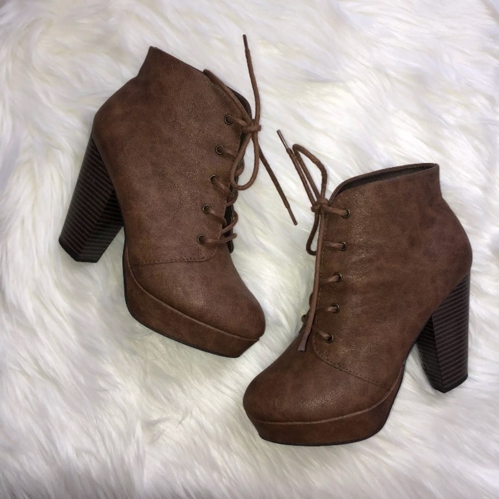 Candies Cognac Heel Lace Up Ankle Booties EUC